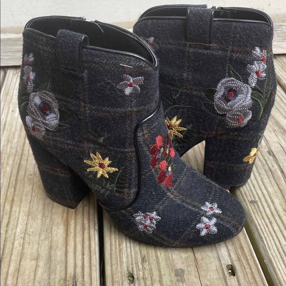 Indigo Rd Black Floral Embroidered Western Ankle Boots Women’s Size 7